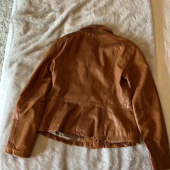 Gorgeous Banana Republic fully-lined leather jacket - Picture 2 of 4